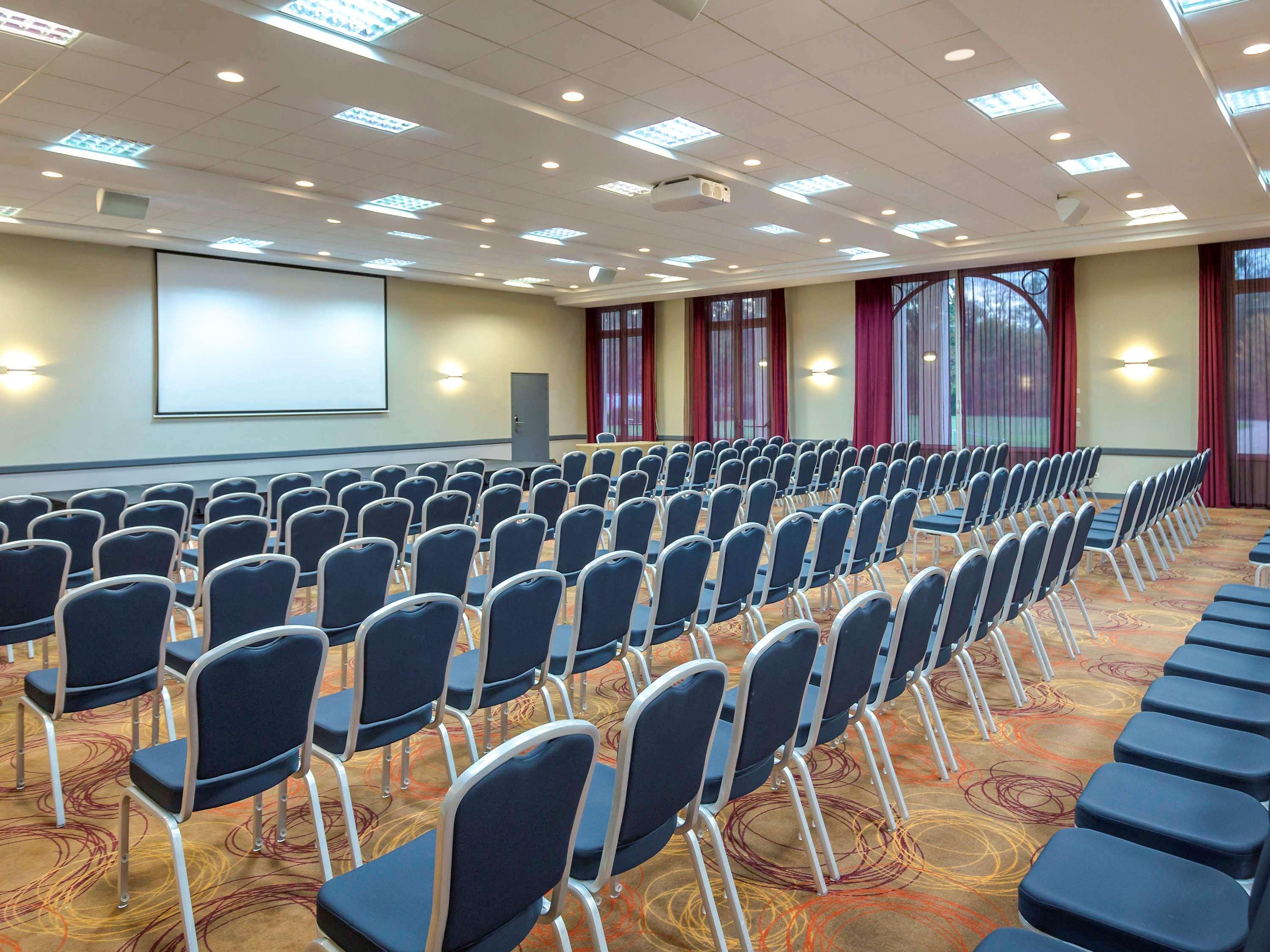 Hotel Mercure & Conventions (adults Only) Chantilly